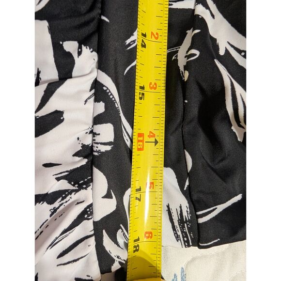 Beach Belle NWT Skirted One Piece Swimsuit 16 Built-in Bra Floral Tropical Beach - Picture 9 of 9